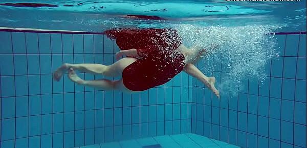  Diana Zelenkina and Simonna sexy brunettes in the pool